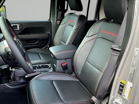 Used 2023 Jeep Gladiator Rubicon w/ Cold Weather Group AWD/4WD image 22