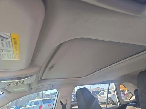 Used 2022 Toyota RAV4 XLE image 7