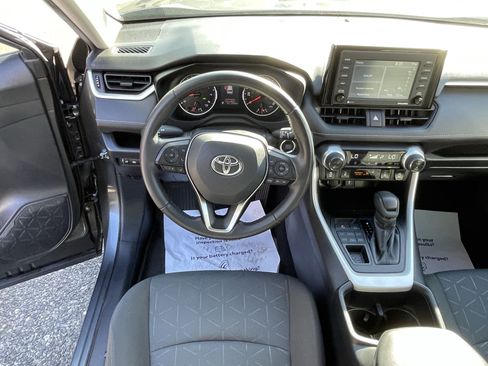 Certified 2022 Toyota RAV4 XLE w/ XLE Grade Weather Package AWD/4WD image 11