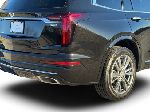 Certified 2025 Cadillac XT6 Premium Luxury image 15
