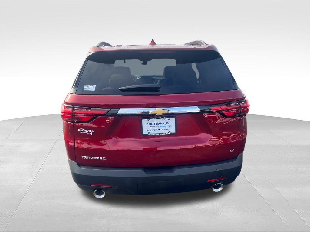 Used 2023 Chevrolet Traverse LT FWD image 4