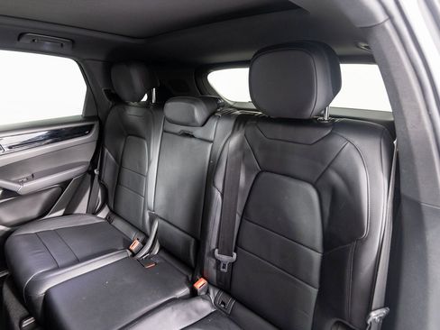 Certified 2023 Porsche Cayenne image 29