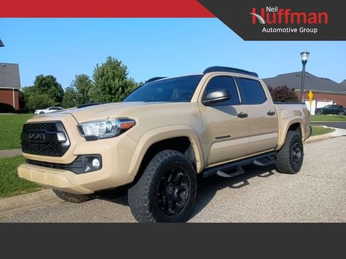 Used 2017 Toyota Tacoma TRD Sport w/ Tow Package (A/T) AWD/4WD image 1