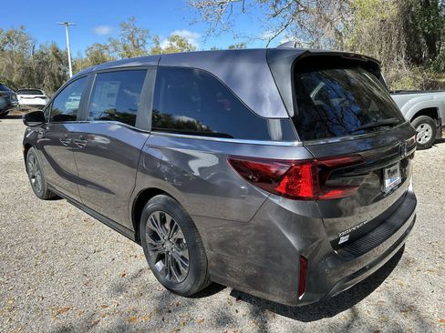 New 2026 Honda Odyssey Touring image 6