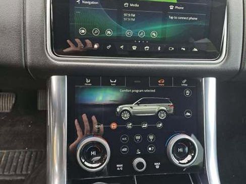 Used 2020 Land Rover Range Rover Sport HSE image 3