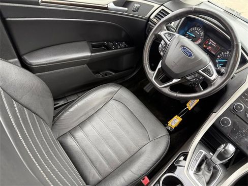 Used 2015 Ford Fusion SE w/ Equipment Group 202A image 14