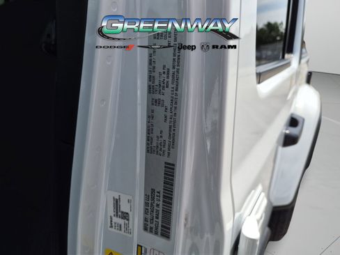 Used 2023 Jeep Gladiator Sport AWD/4WD image 30