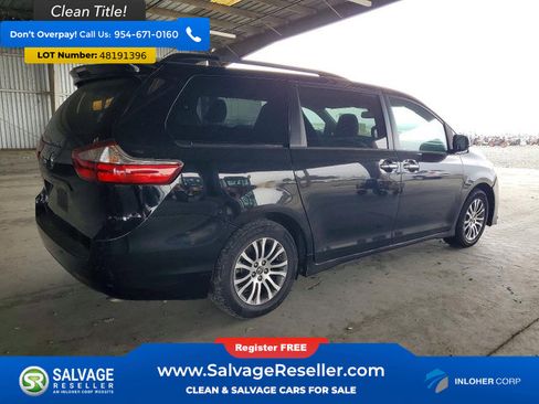 Used 2018 Toyota Sienna XLE w/ XLE Navigation Package image 4