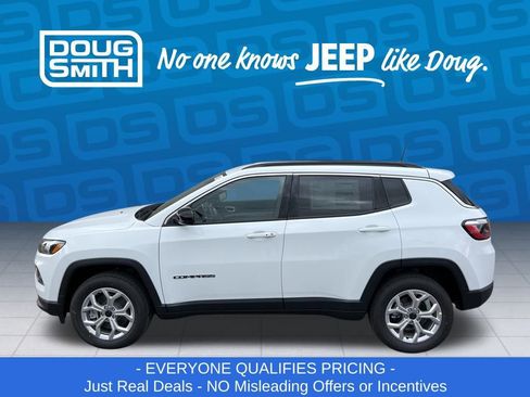 New 2026 Jeep Compass Latitude image 3