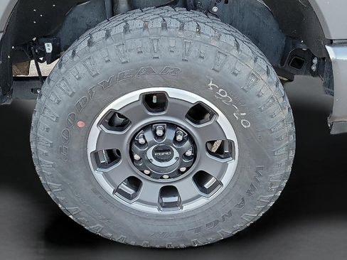 Used 2024 Ford F250 Platinum w/ Tremor Off-Road Package image 7