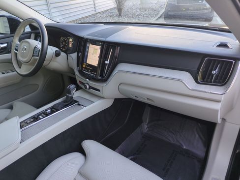 Used 2020 Volvo XC60 T6 Inscription w/ Protection Package Premier image 33