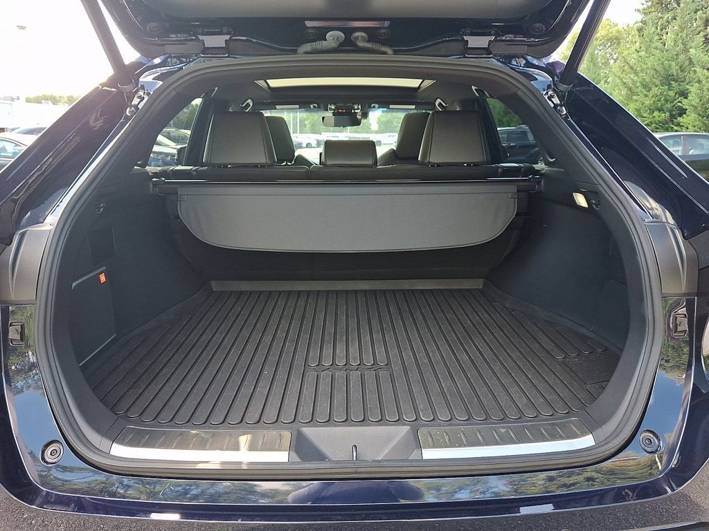 Certified 2023 Toyota Venza Limited AWD/4WD image 29