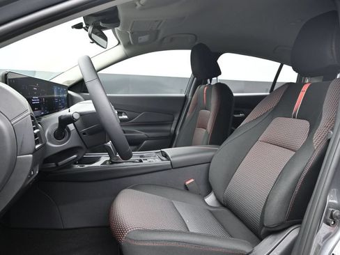 New 2026 Nissan Sentra SR w/ SR Premium Package FWD image 10