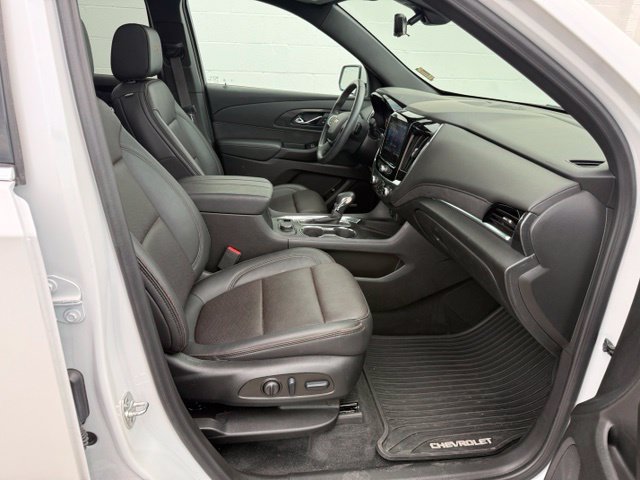 Used 2023 Chevrolet Traverse High Country FWD image 23