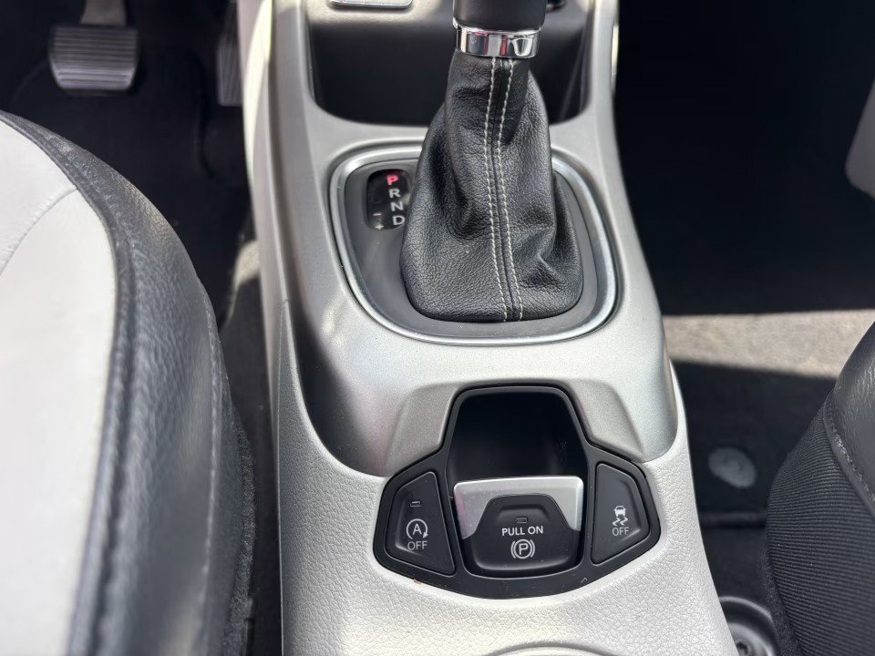 Used 2018 Jeep Compass Latitude w/ Popular Equipment Group FWD image 22