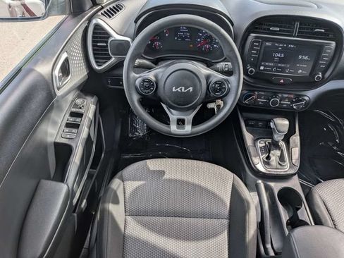Used 2022 Kia Soul LX FWD image 15