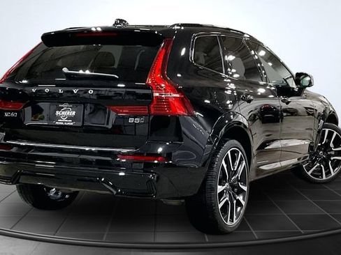 Used 2024 Volvo XC60 B5 Ultimate w/ Protection Package Premier AWD/4WD image 3