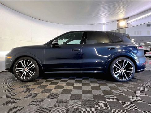 Used 2026 Porsche Cayenne GTS AWD/4WD image 2