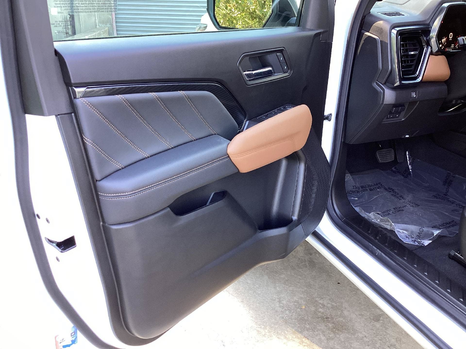 New 2025 GMC Canyon AT4 w/ Nightfall Edition AWD/4WD image 9