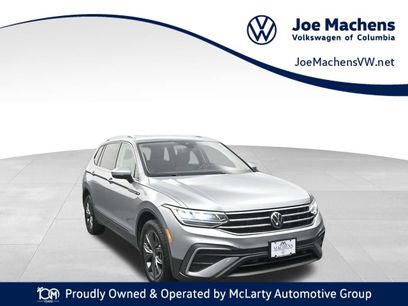 Used 2024 Volkswagen Tiguan SE w/ Panoramic Sunroof Package