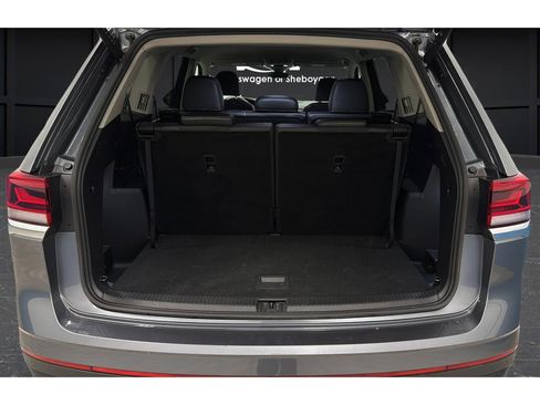 Used 2025 Volkswagen Atlas SE image 35