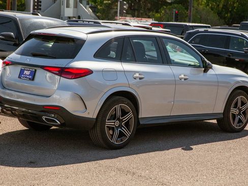 Used 2024 Mercedes-Benz GLC 300 4MATIC image 5