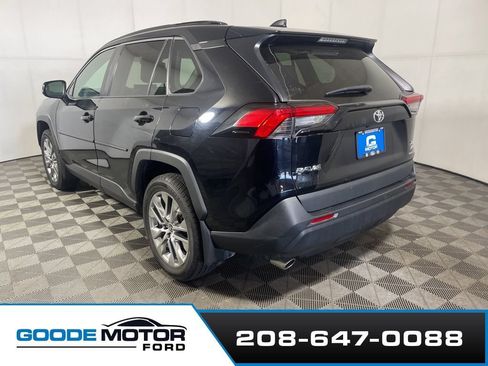 Used 2021 Toyota RAV4 XLE Premium AWD/4WD image 5