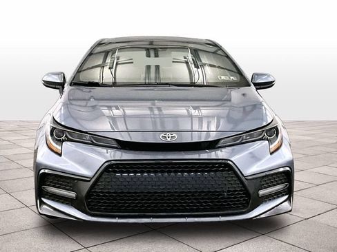 Used 2021 Toyota Corolla SE w/ SE Premium Package FWD image 3