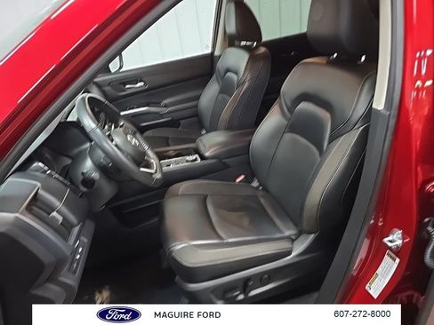 Used 2023 Nissan Pathfinder SL w/ Lighting Package (N92) AWD/4WD image 32