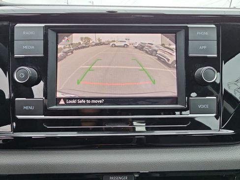 Used 2022 Volkswagen Taos S image 21