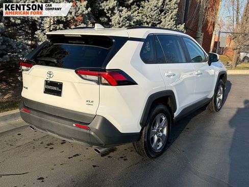 Used 2025 Toyota RAV4 XLE image 9