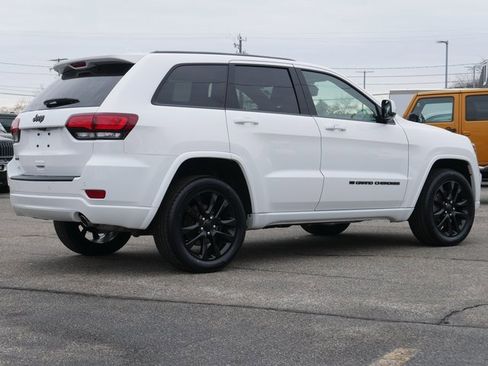 Used 2022 Jeep Grand Cherokee Laredo X image 6