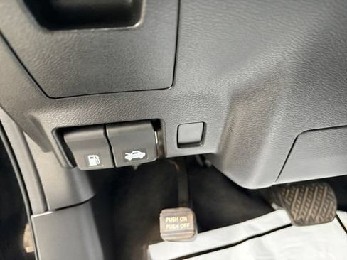 Used 2024 Nissan Murano SV AWD/4WD image 30
