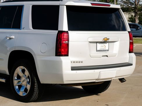 Used 2017 Chevrolet Tahoe LT w/ LT Signature Package image 10
