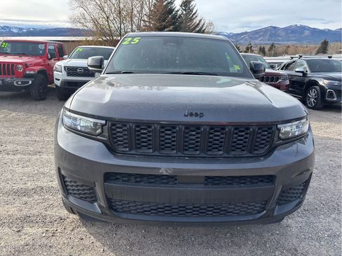 New 2025 Jeep Grand Cherokee L Laredo image 17
