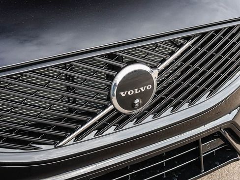 New 2026 Volvo XC60 T8 Plus w/ Protection Package Premier image 16