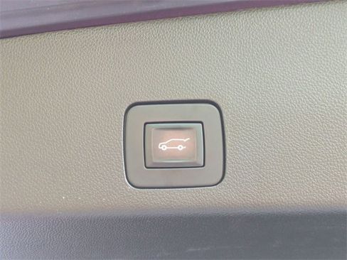 Used 2021 Buick Encore GX Essence w/ Advanced Technology Package image 34