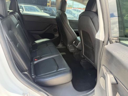 Used 2021 Tesla Model Y 2WD image 14