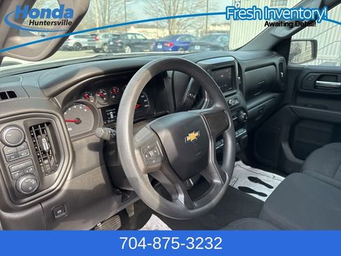 Used 2021 Chevrolet Silverado 1500 Custom image 17