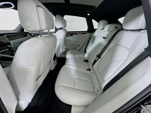 Used 2024 Porsche Macan S image 27