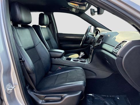 Used 2020 Jeep Grand Cherokee Laredo w/ Laredo X Package image 27