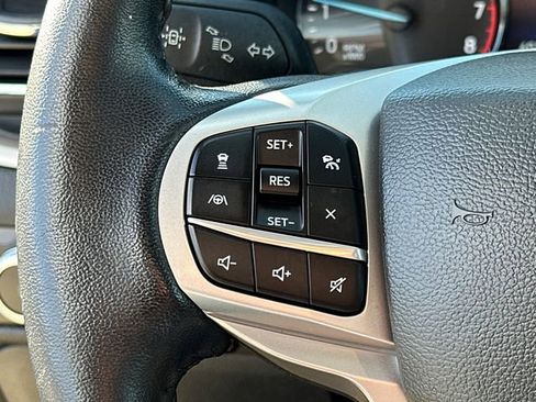 Certified 2022 Ford Explorer XLT w/ Equipment Group 202A image 35