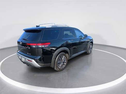 Certified 2024 Nissan Pathfinder SL w/ SL Premium Package image 8