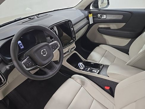 New 2026 Volvo XC40 B5 Ultra w/ Climate Package image 20