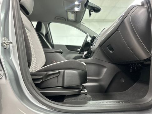 Used 2024 Chevrolet Equinox LS FWD image 21