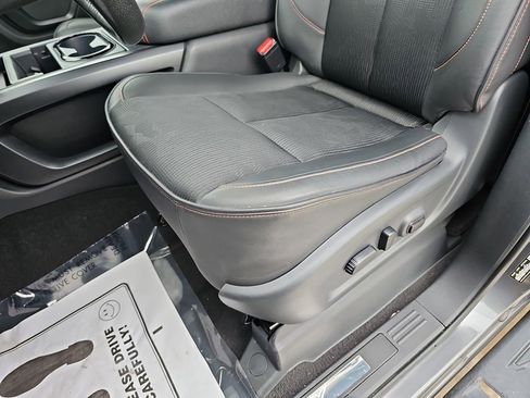 Used 2023 Nissan Titan PRO-4X image 33