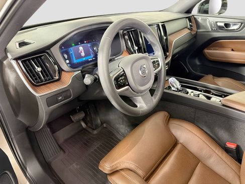 Certified 2023 Volvo XC60 B5 Ultimate w/ Climate Package image 10