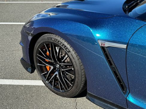 Used 2024 Nissan GT-R Premium w/ Premium Interior Package image 25