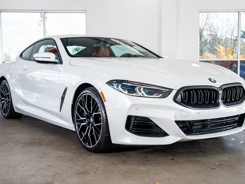 Used 2025 BMW 840i Coupe w/ M Sport Professional Package image 4