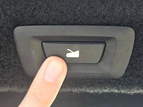 Used 2024 Lucid Air Pure RWD image 84